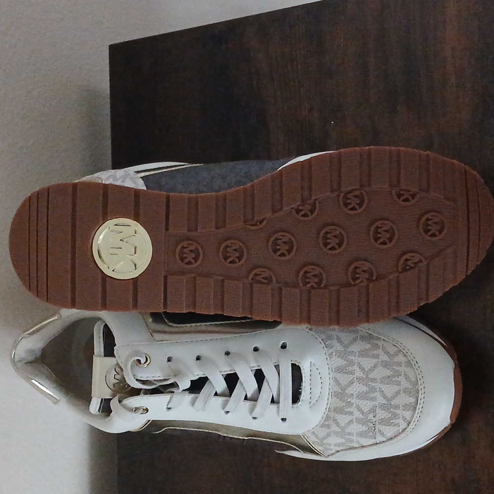 Michael Kors Sneakers, size 9.5M, brown, gold, beige - Picture 3 of 3